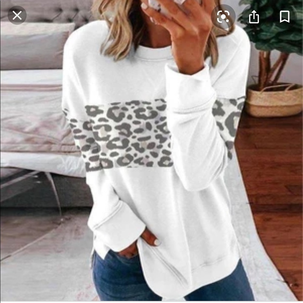 White Leopard Print Long Sleeve Shirt Size Small